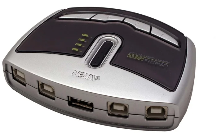 Aten USB 2.0 4: 1 Switch, US421A